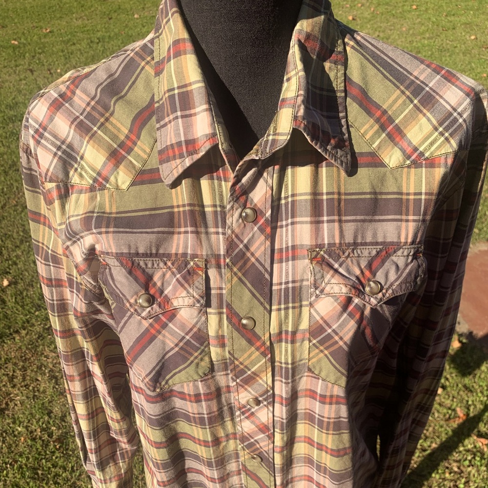 American Eagle Vintage Fit Pearl snap